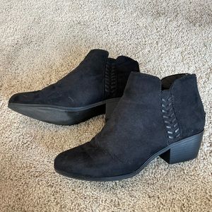 JustFab black ankle boots size 7.5